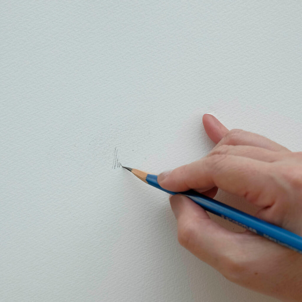 デッサン鉛筆も持ち方-小指を立てて支えながら描く