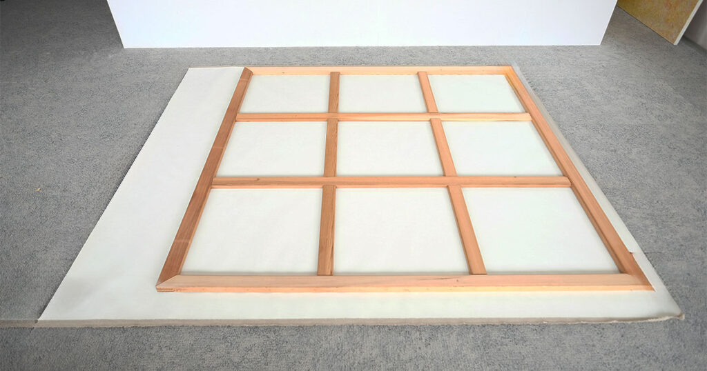 キャンバスを木枠のサイズにカットする準備