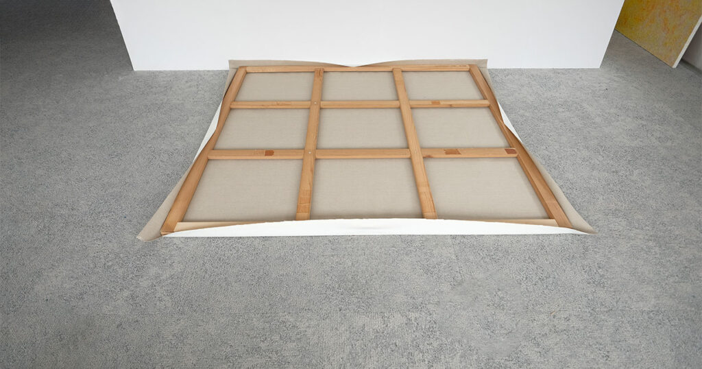 キャンバスを仮止めしたところ